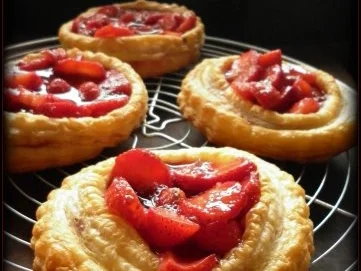 Rezept: Erdbeertörtchen Erdbeertörtchen - Rezept