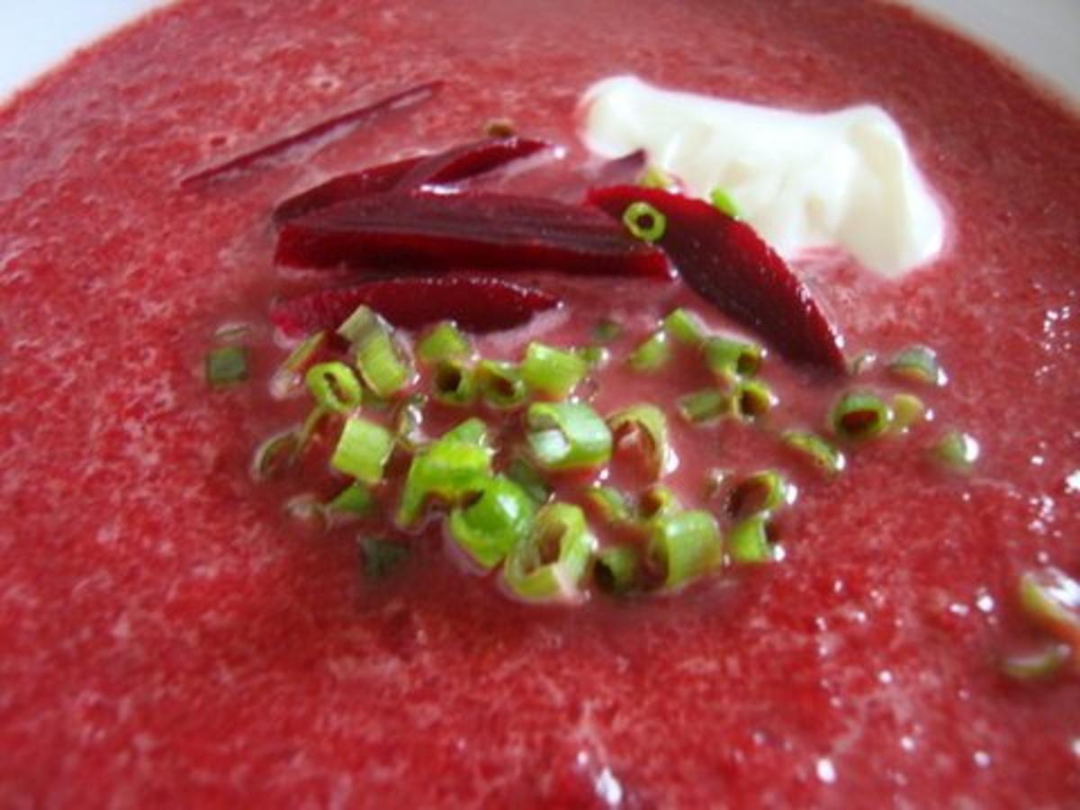 Rote Bete Süppchen mit "Pfiff" und Crème fraîche Topping - Rezept - Bild Nr. 2