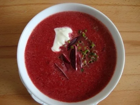 Rote Bete Süppchen mit "Pfiff" und Crème fraîche Topping - Rezept - Bild Nr. 3