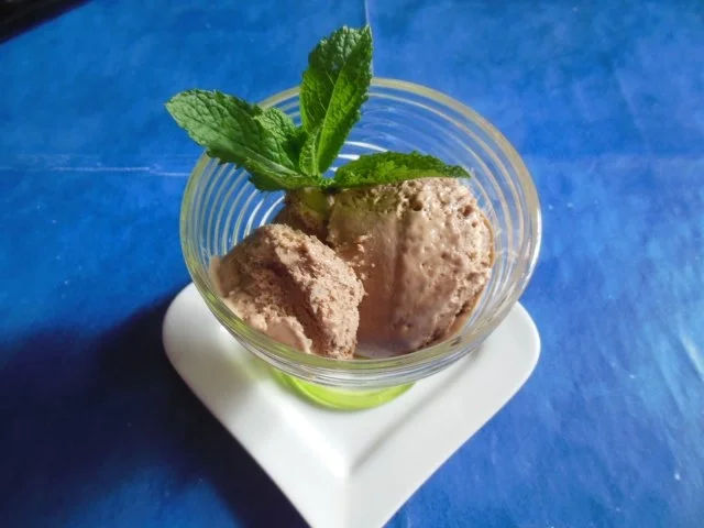 Eis: Milchschokoladen-Rum-Eis - Rezept - Bild Nr. 6