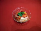 Karamell-Panna cotta mit Erdbeersalat - Rezept
