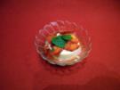 Karamell-Panna cotta mit Erdbeersalat - Rezept