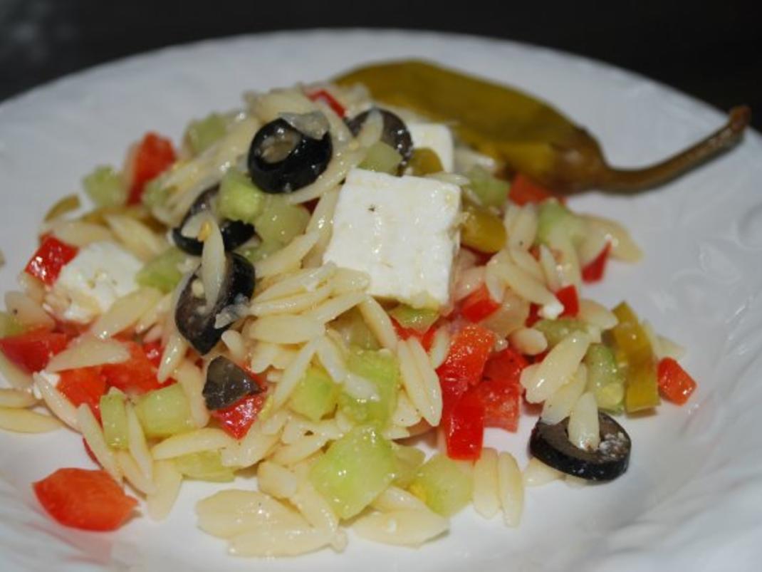 Griechischer Bauern-Nudelsalat - Rezept - kochbar.de