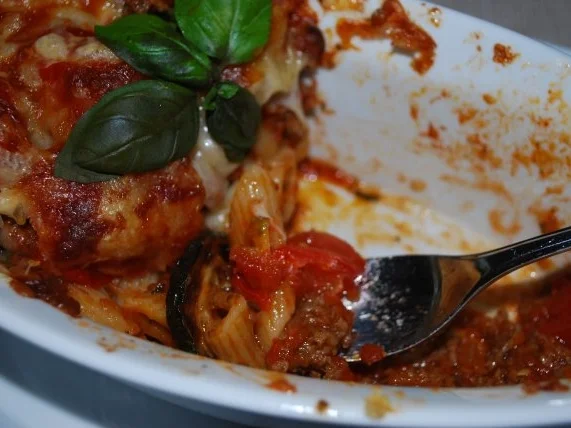 Annis geschichteter Nudelauflauf mit Hack-Tomaten-Sauce und Zucchini - Rezept - Bild Nr. 3