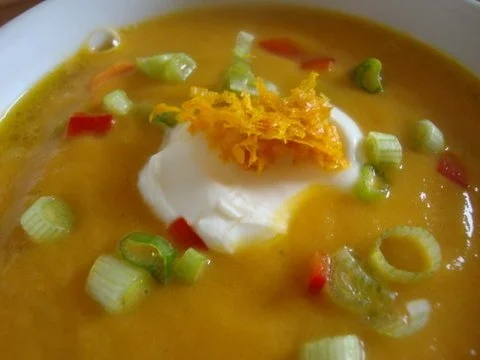 Rezept: Möhren - Orangensüppchen mit "Pfiff" Bild Nr. 2 Möhren - Orangensüppchen mit "Pfiff" - Rezept - Bild Nr. 2