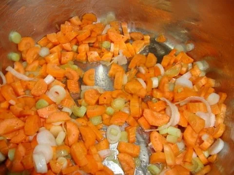 Rezept: Möhren - Orangensüppchen mit "Pfiff" Bild Nr. 6 Möhren - Orangensüppchen mit "Pfiff" - Rezept - Bild Nr. 6