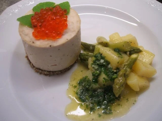 Fisch: Forellenmousse mit lauwarmem Spargel-Kartoffelsalat - Rezept