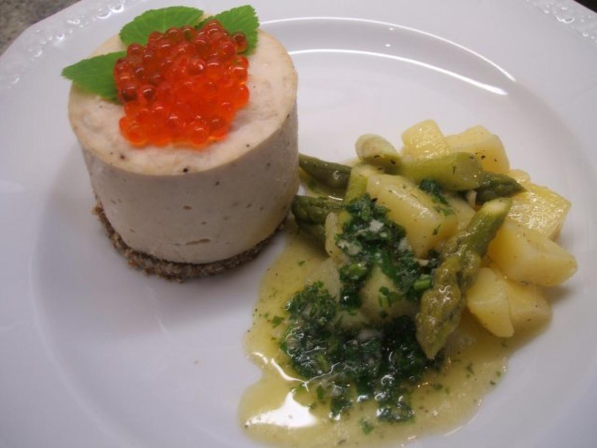 Bilder für Fisch: Forellenmousse mit lauwarmem Spargel-Kartoffelsalat - Rezept