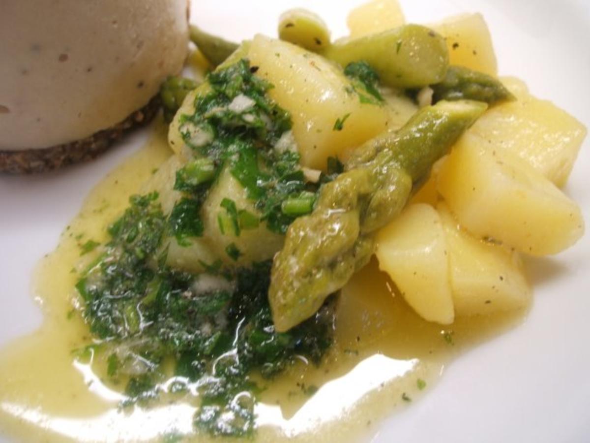 Fisch: Forellenmousse mit lauwarmem Spargel-Kartoffelsalat - Rezept - Bild Nr. 16