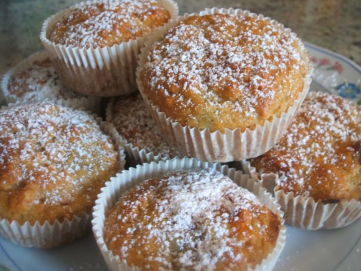 Bilder für Backen: Rhabarber-Vanille-Muffins - Rezept