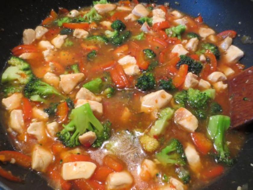 Sweet Chili Nudeln mit Hähnchenbrust und Gemüse - schnell &amp; einfach ...