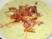 Petersilienwurzelsuppe mit crossem Speck und "Petersilienwurzelstroh" Topping - Rezept