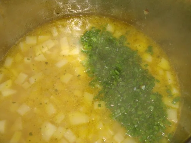 Petersilienwurzelsuppe mit crossem Speck und "Petersilienwurzelstroh" Topping - Rezept - Bild Nr. 15