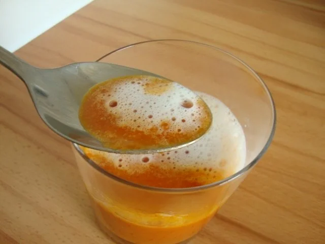 Rezept: Tomatensüppchen mit Basilikumschaum Topping Bild Nr. 2 Tomatensüppchen mit Basilikumschaum Topping - Rezept - Bild Nr. 2