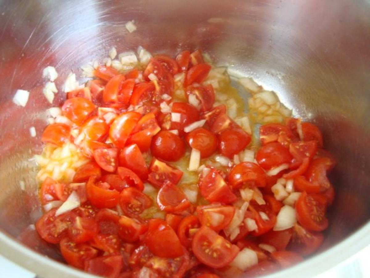 Tomatensüppchen mit Basilikumschaum Topping - Rezept - Bild Nr. 6