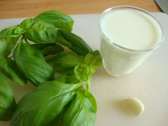 Rezept: Tomatensüppchen mit Basilikumschaum Topping Bild Nr. 9 Tomatensüppchen mit Basilikumschaum Topping - Rezept - Bild Nr. 9