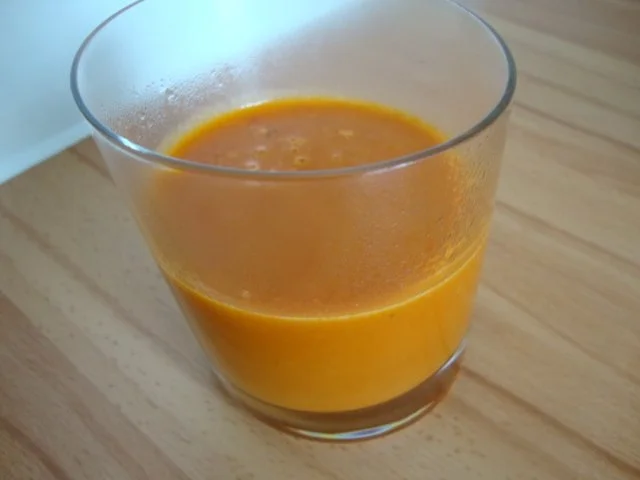 Rezept: Tomatensüppchen mit Basilikumschaum Topping Bild Nr. 13 Tomatensüppchen mit Basilikumschaum Topping - Rezept - Bild Nr. 13