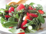 Spargel-Erdbeer-Salat - Rezept
