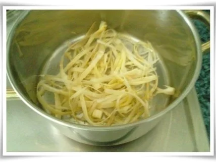 Rezept: Spargel mit selbstgemachter Bozner Sauce und Kartoffelbällchen dazu. Bild Nr. 16 Spargel mit selbstgemachter Bozner Sauce und Kartoffelbällchen dazu. - Rezept - Bild Nr. 16