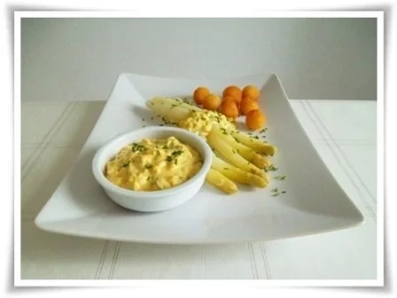 Rezept: Spargel mit selbstgemachter Bozner Sauce und Kartoffelbällchen dazu. Bild Nr. 20 Spargel mit selbstgemachter Bozner Sauce und Kartoffelbällchen dazu. - Rezept - Bild Nr. 20