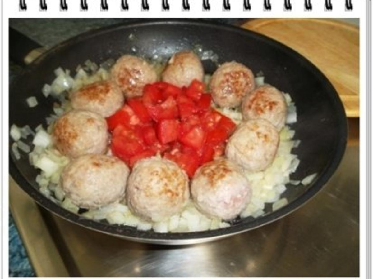 Fleischbällchen aus Bratwurst in spezieller Tomatensauce - Rezept ...