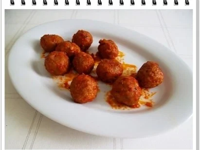 Fleischbällchen aus Bratwurst in spezieller Tomatensauce - Rezept - Bild Nr. 17