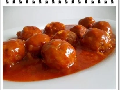 Fleischbällchen aus Bratwurst in spezieller Tomatensauce - Rezept - Bild Nr. 2