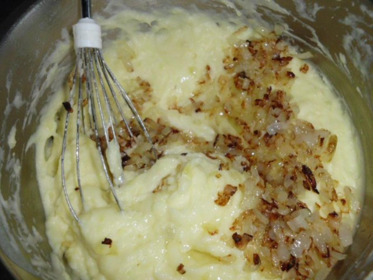 Rindergulasch auf Kartoffelpüree,  mit Butter übergossener grüner Spargel, Tomatensalat - Rezept - Bild Nr. 13