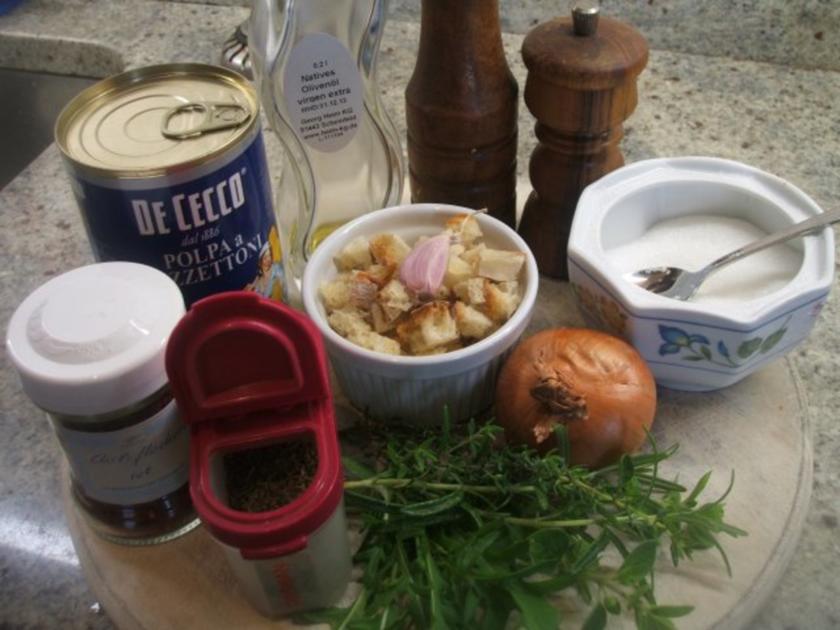 Suppen: Tomatensuppe, kalt gerührt mit Ciabatta-Croutons - Rezept ...