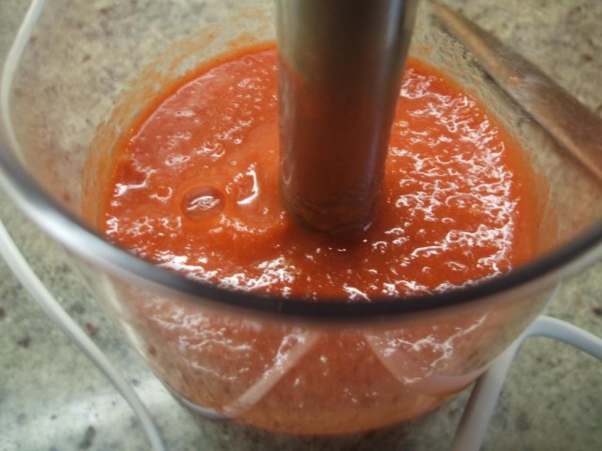 Suppen: Tomatensuppe, kalt gerührt mit Ciabatta-Croutons - Rezept - Bild Nr. 4