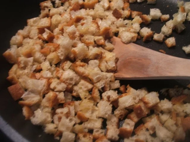 Suppen: Tomatensuppe, kalt gerührt mit Ciabatta-Croutons - Rezept - Bild Nr. 7