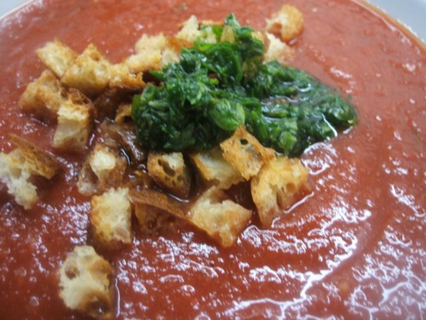 Suppen: Tomatensuppe, kalt gerührt mit Ciabatta Croutons - schnell ...