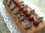 Backen: Biskuitrolle mit Schokosahne und Sauerkirschen - Rezept