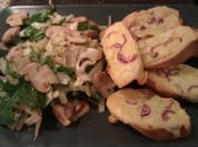 Rucola-Eisbergsalat mit lauwarmen Champignons - Rezept