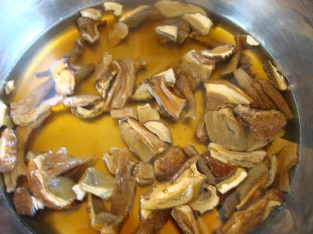 Steinpilzsüppchen mit "Balsamico Schaum" Topping - Rezept - Bild Nr. 2