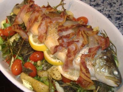 Rezept: Saibling auf Spargel-Kartoffel-Tomaten-Geröstel Saibling auf Spargel-Kartoffel-Tomaten-Geröstel - Rezept