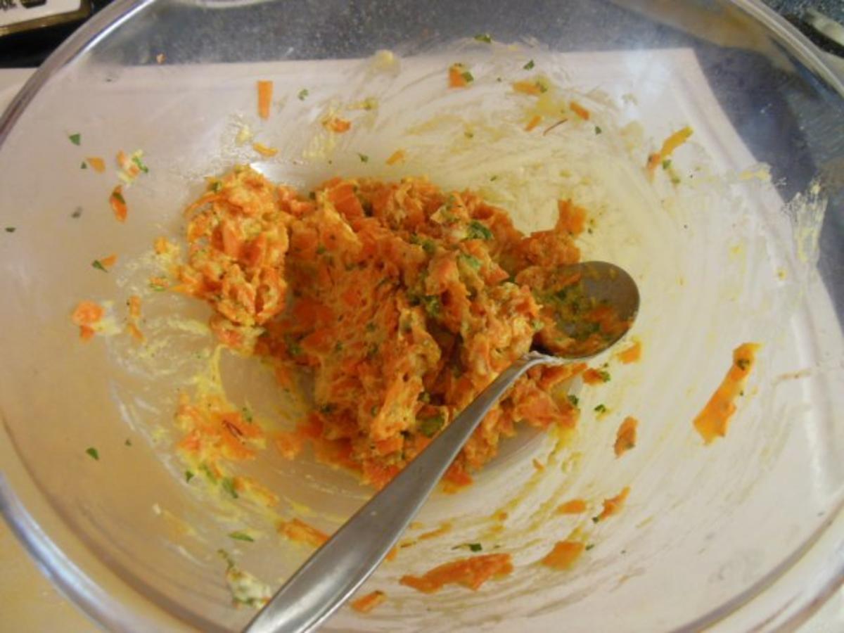 Fisch: Heilbuttfilet mit Karotten-Koriander-Haube und Currysoße - Rezept - Bild Nr. 7