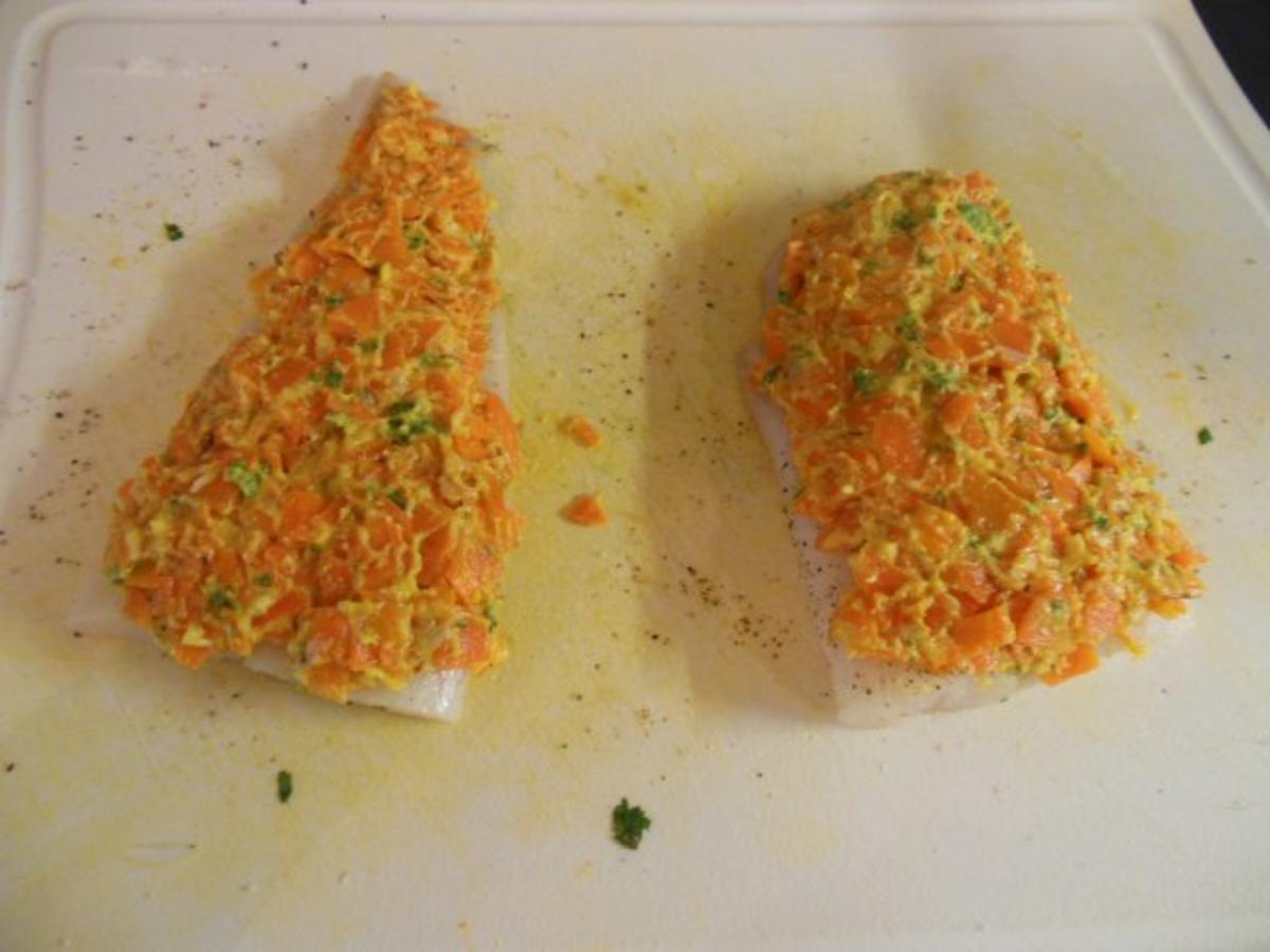 Fisch: Heilbuttfilet mit Karotten-Koriander-Haube und Currysoße - Rezept - Bild Nr. 8