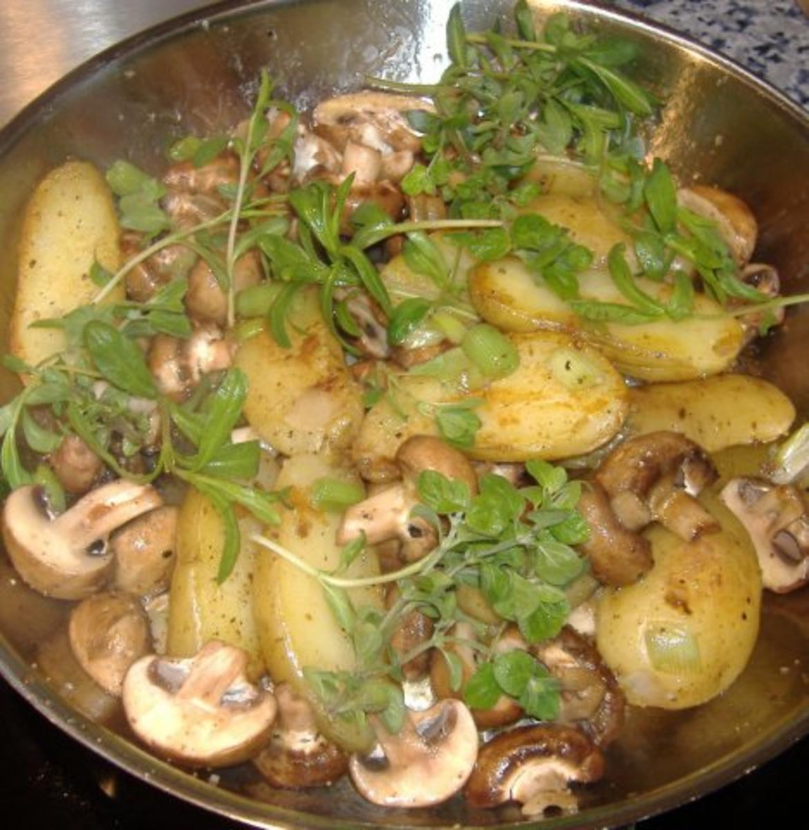 Entrecote mit Mol'e Sauce und einer Kartoffel-Pilzpfanne - Rezept - Bild Nr. 3