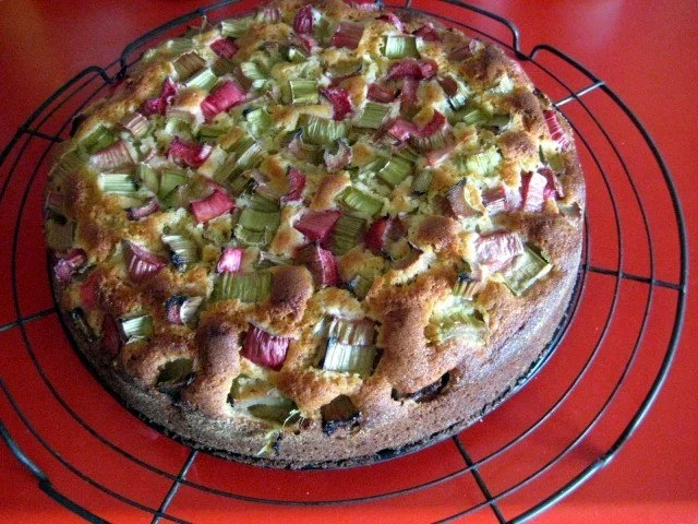 Rhabarberkuchen mit Eierlikör - Rezept