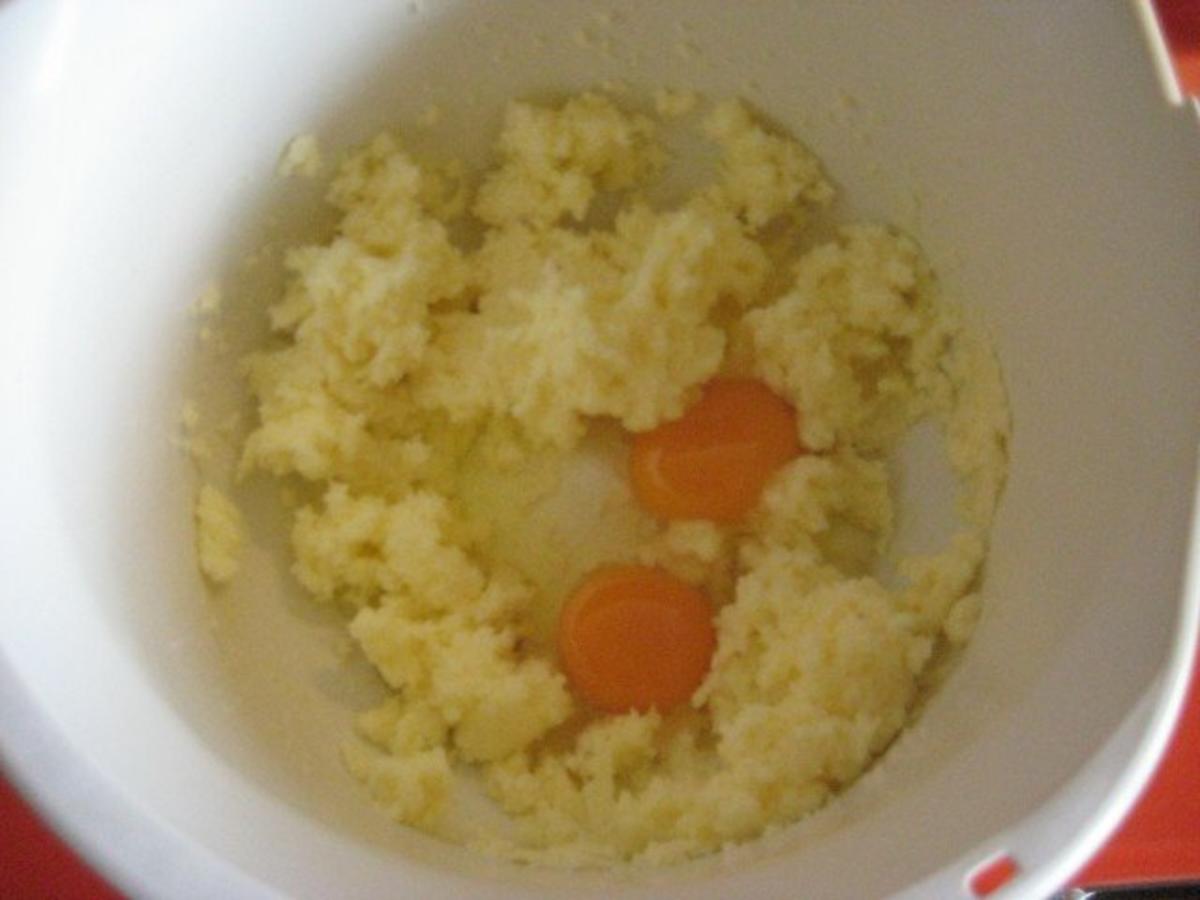 Rhabarberkuchen mit Eierlikör - Rezept - Bild Nr. 4