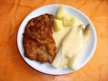 Rezept: Kochen:Wiener Schnitzel mit Spargel und Sauce Hollandaise Kochen:Wiener Schnitzel mit Spargel und Sauce Hollandaise - Rezept