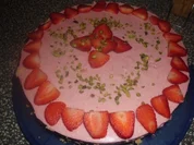 Buttermilchtorte mit Erdbeeren - Rezept