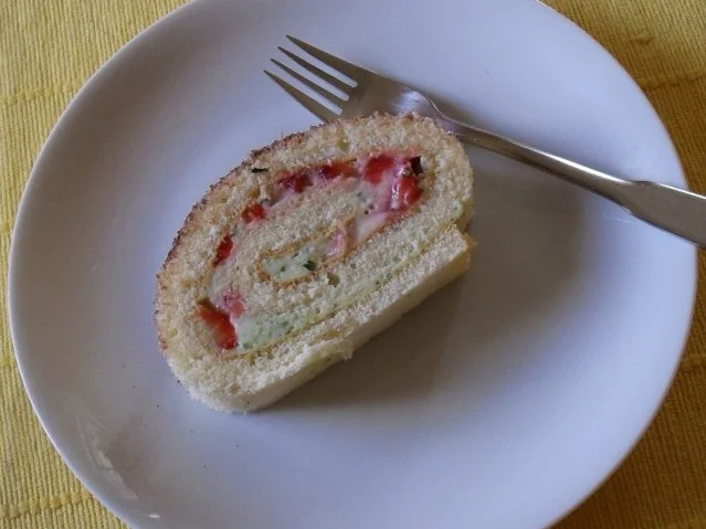 Erdbeer - Basilikum - Roulade - Rezept - Bild Nr. 2
