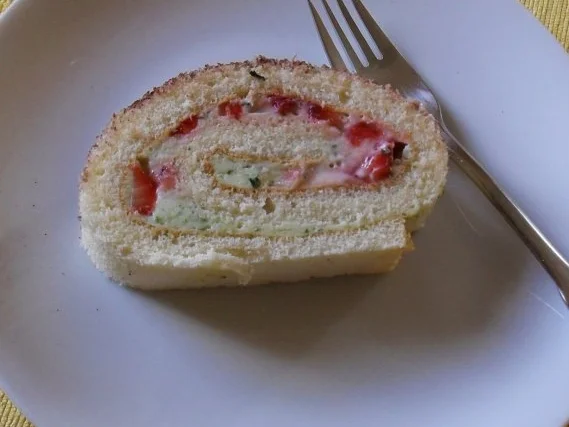 Erdbeer - Basilikum - Roulade - Rezept - Bild Nr. 4