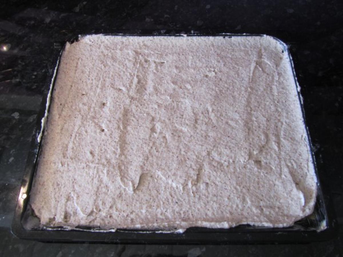 Rhabarber-Kuchen mit Nuß-Eiweiß-Decke - Rezept - Bild Nr. 10
