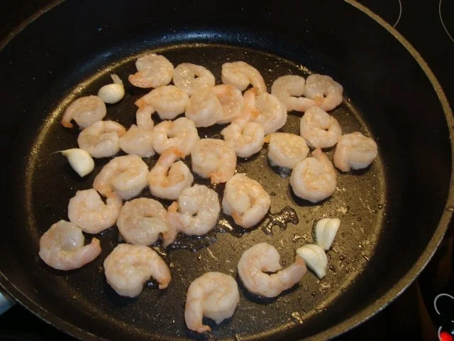 Pasta mit Garnelen in einer Kräuter-Sahnesauce - Rezept - Bild Nr. 2