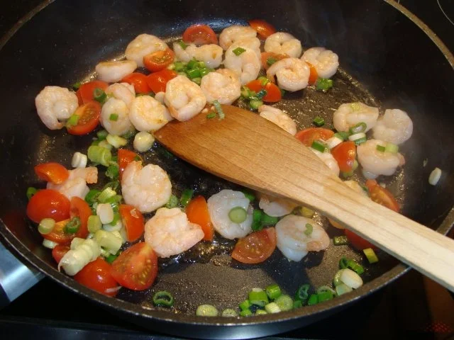 Pasta mit Garnelen in einer Kräuter-Sahnesauce - Rezept - Bild Nr. 3