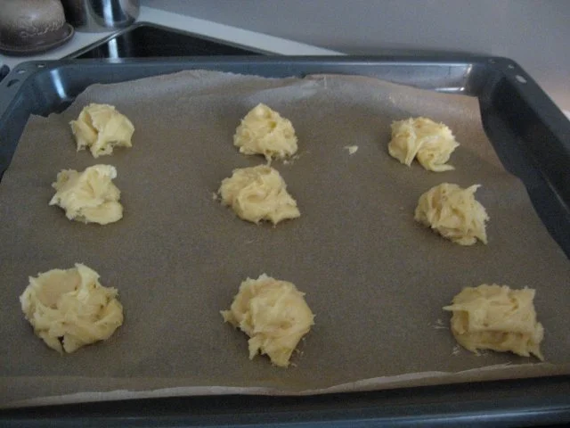 Rezept: Windbeutel mit Erdbeer-Frischkäse-Füllung Bild Nr. 4 Windbeutel mit Erdbeer-Frischkäse-Füllung - Rezept - Bild Nr. 4