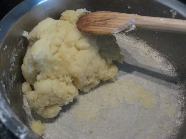 Rezept: Windbeutel mit Erdbeer-Frischkäse-Füllung Bild Nr. 7 Windbeutel mit Erdbeer-Frischkäse-Füllung - Rezept - Bild Nr. 7